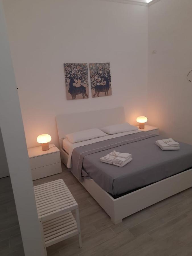 La Casa Di Maar Apartment Bari Bagian luar foto