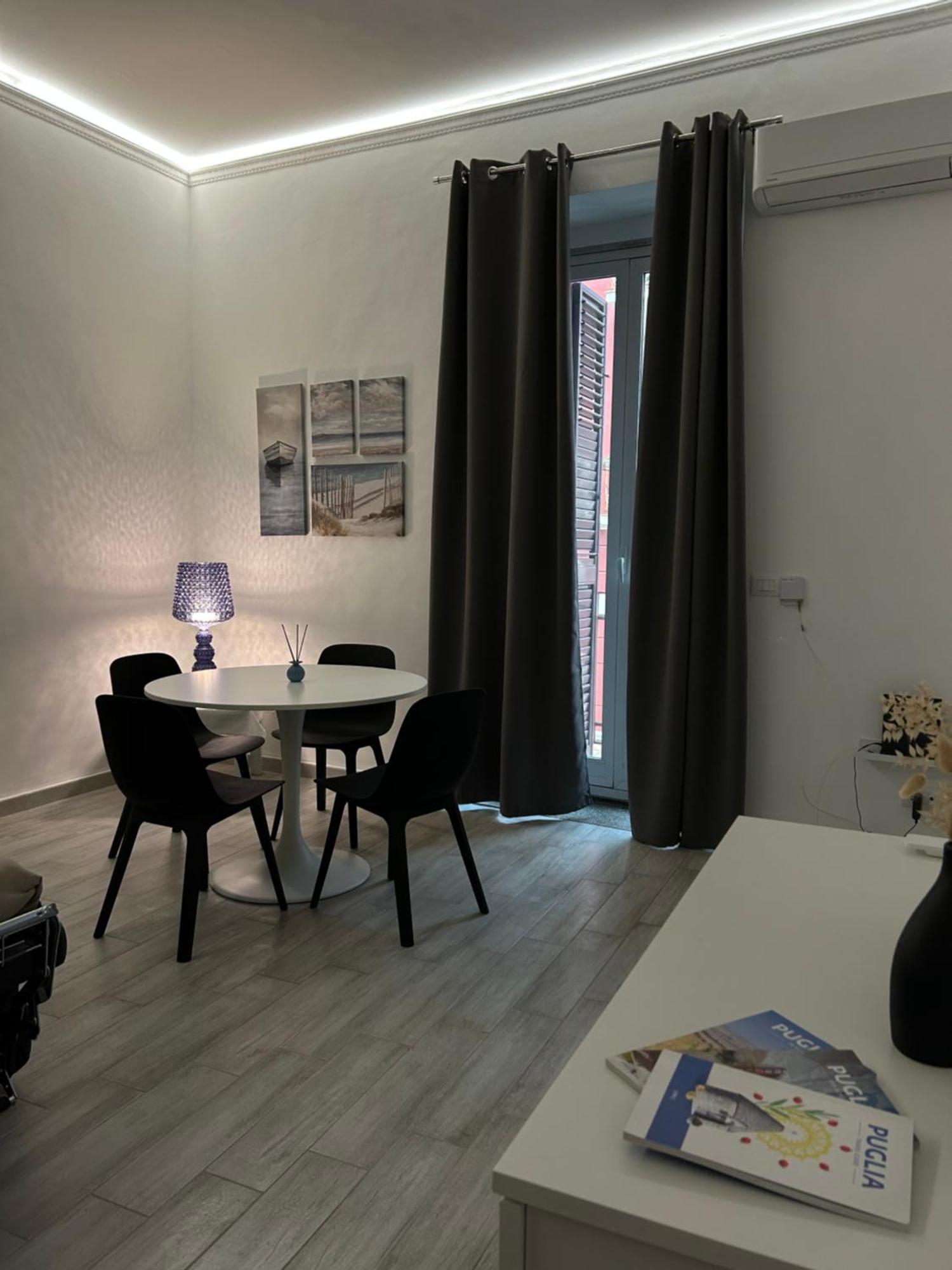 La Casa Di Maar Apartment Bari Bagian luar foto
